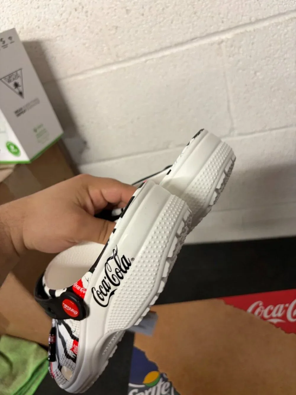 Crocs Coca Cola CLassic Clog White 209314-100 Size Men 9 poler bear